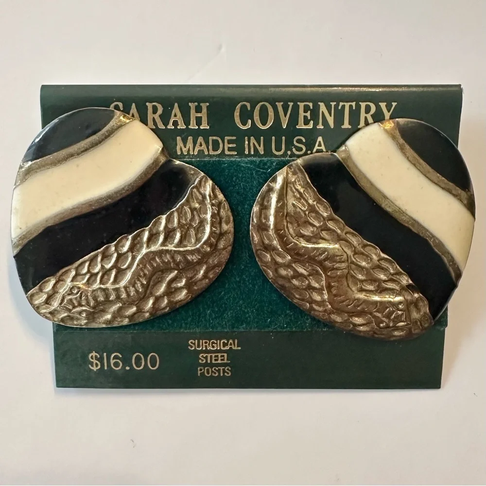 NWT Sarah Coventry Vintage Black White Enamel and Gold Tone Pierced Earrings